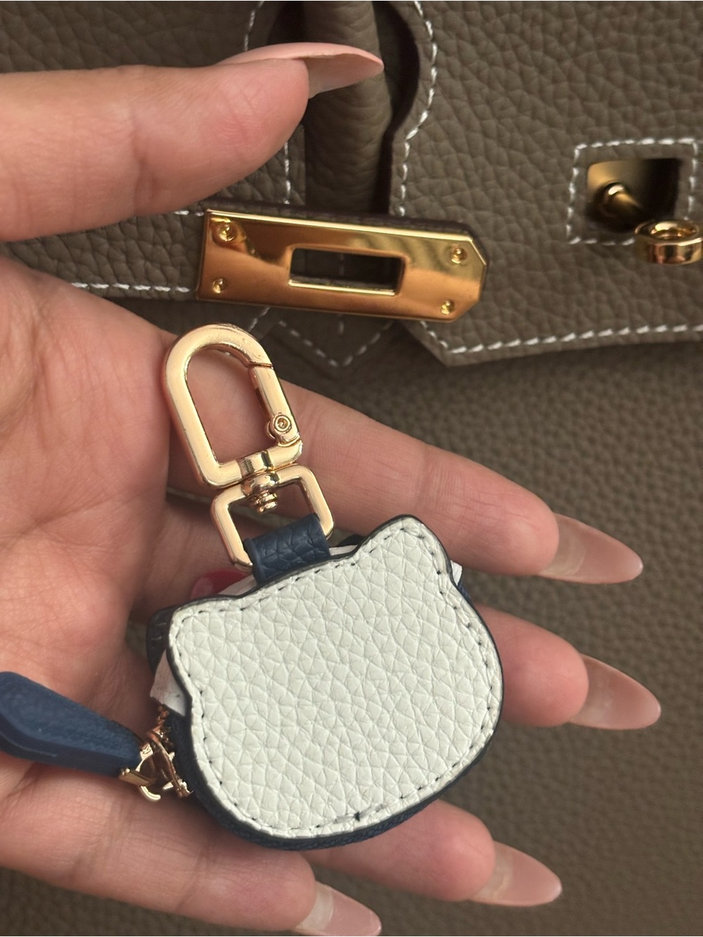 Hello Kitty Zipper Key Charm/ zip tag - Picture 3 of 4